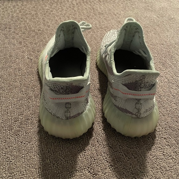 Authentic Yeezy 350 V2 Blue Tint - Picture 3 of 3